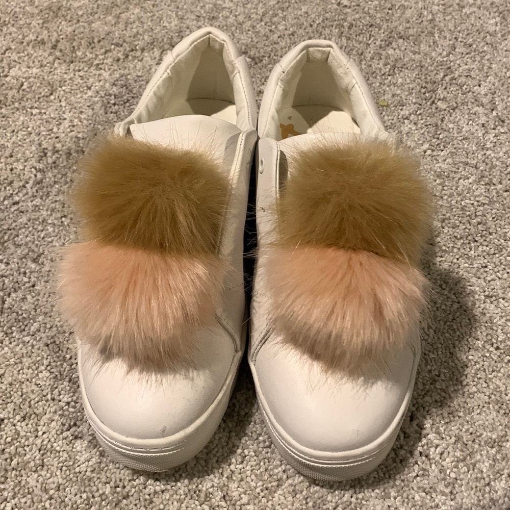 Sam Edelman size 8.5 tennis shoes with pink and tan puffs